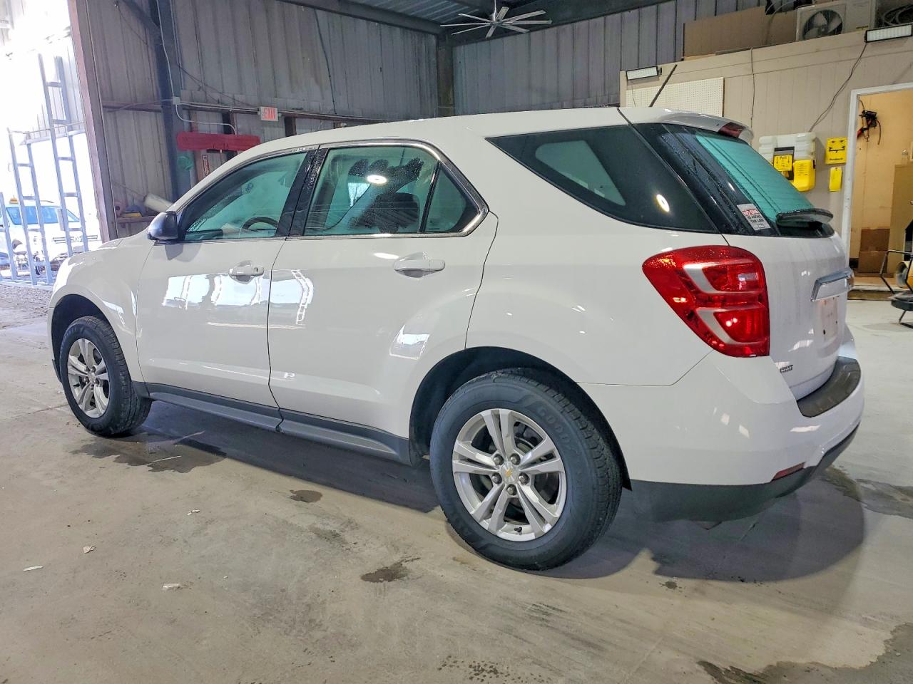 2016 CHEVROLET EQUINOX LS photo 2