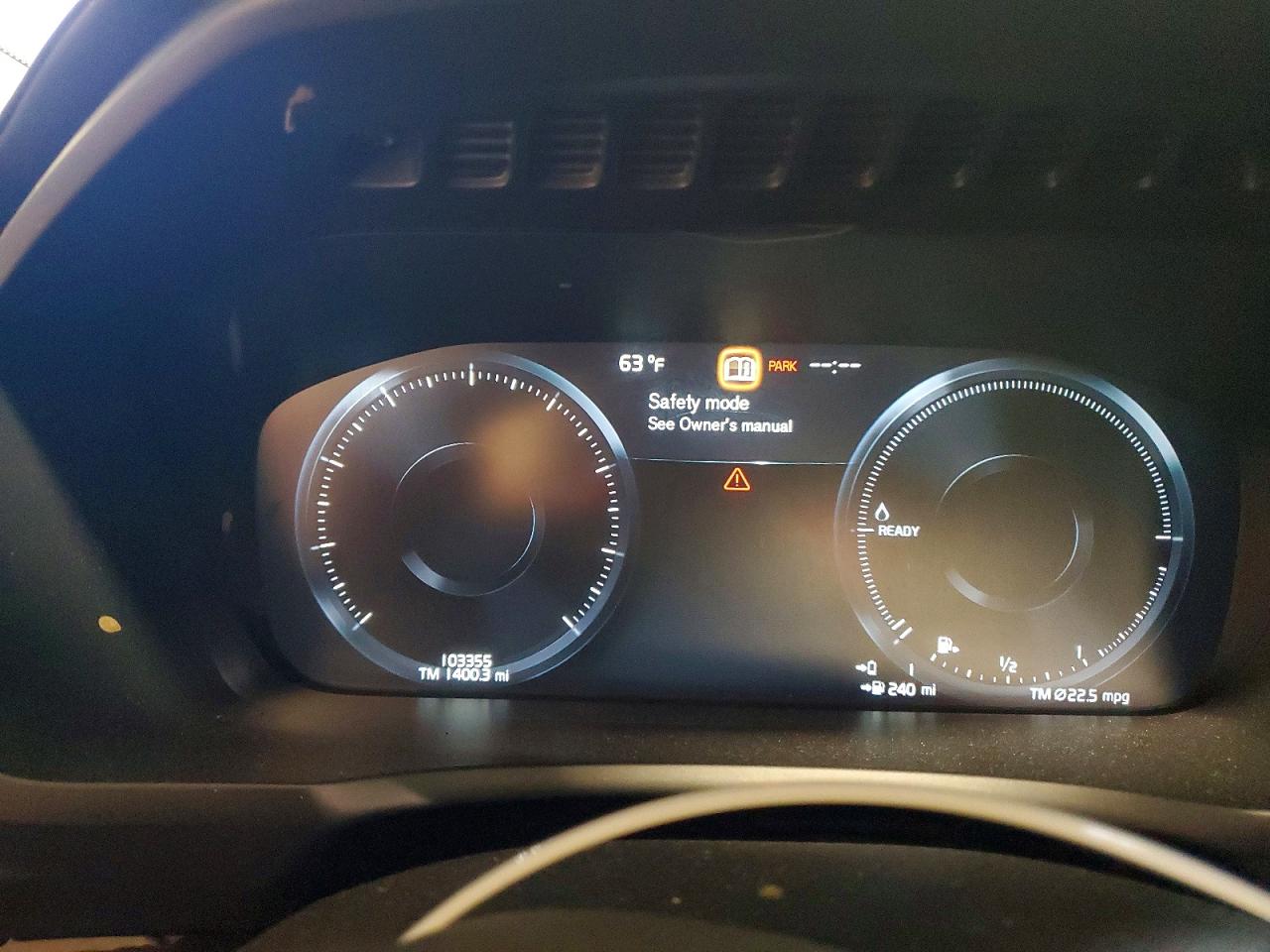 2017 VOLVO XC90 T8 photo 9