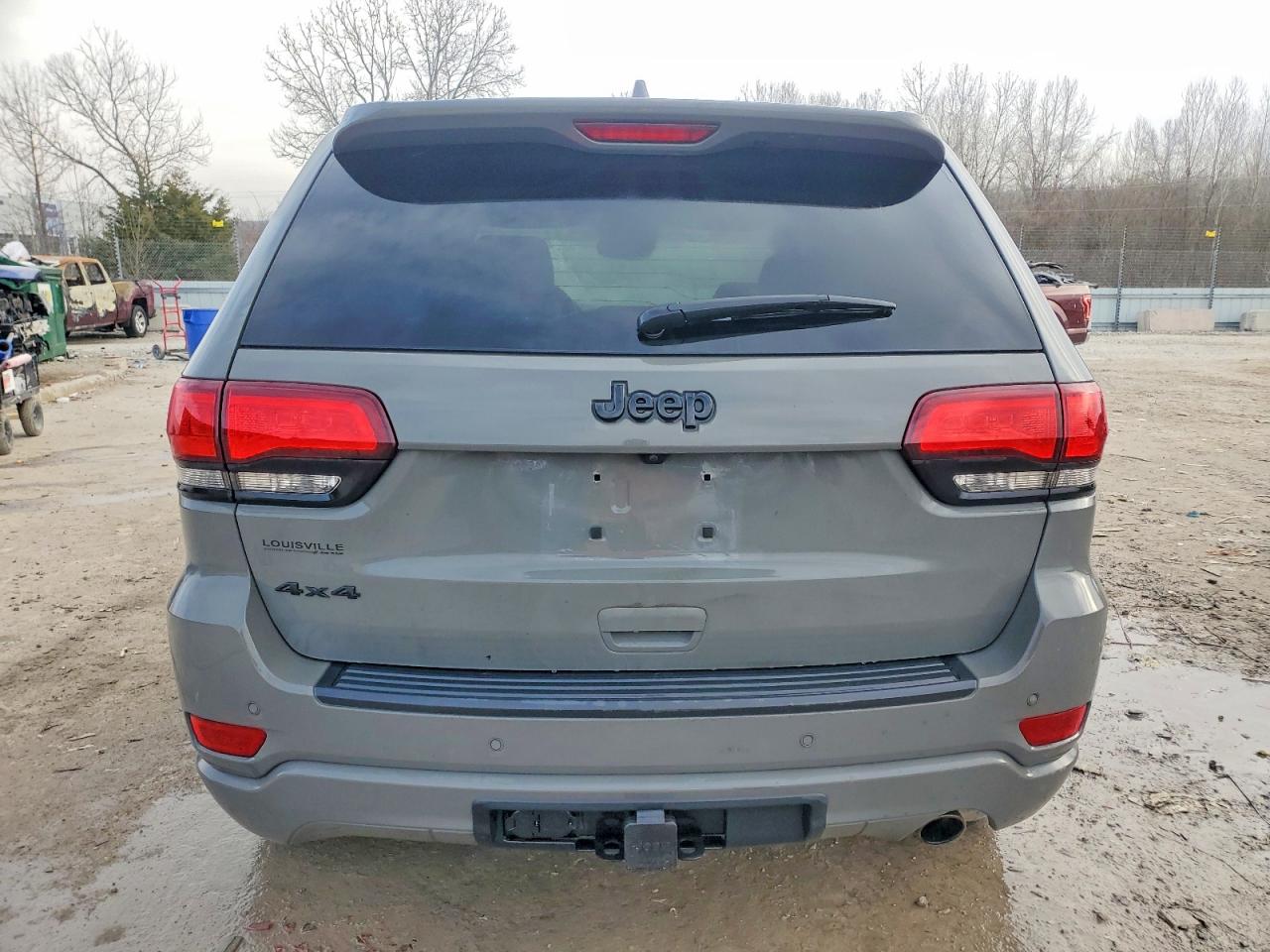 2020 JEEP GRAND CHEROKEE LAREDO photo 6