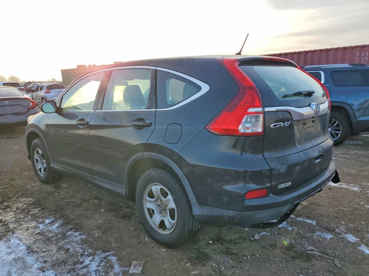 2015 HONDA CR-V LX photo 2