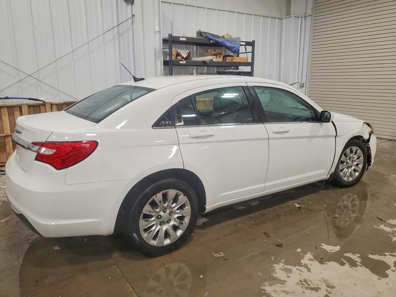 2013 CHRYSLER 200 LX photo 3