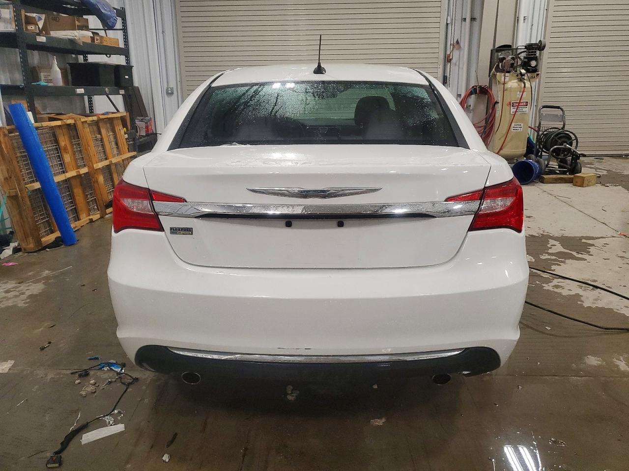 2013 CHRYSLER 200 LX photo 6