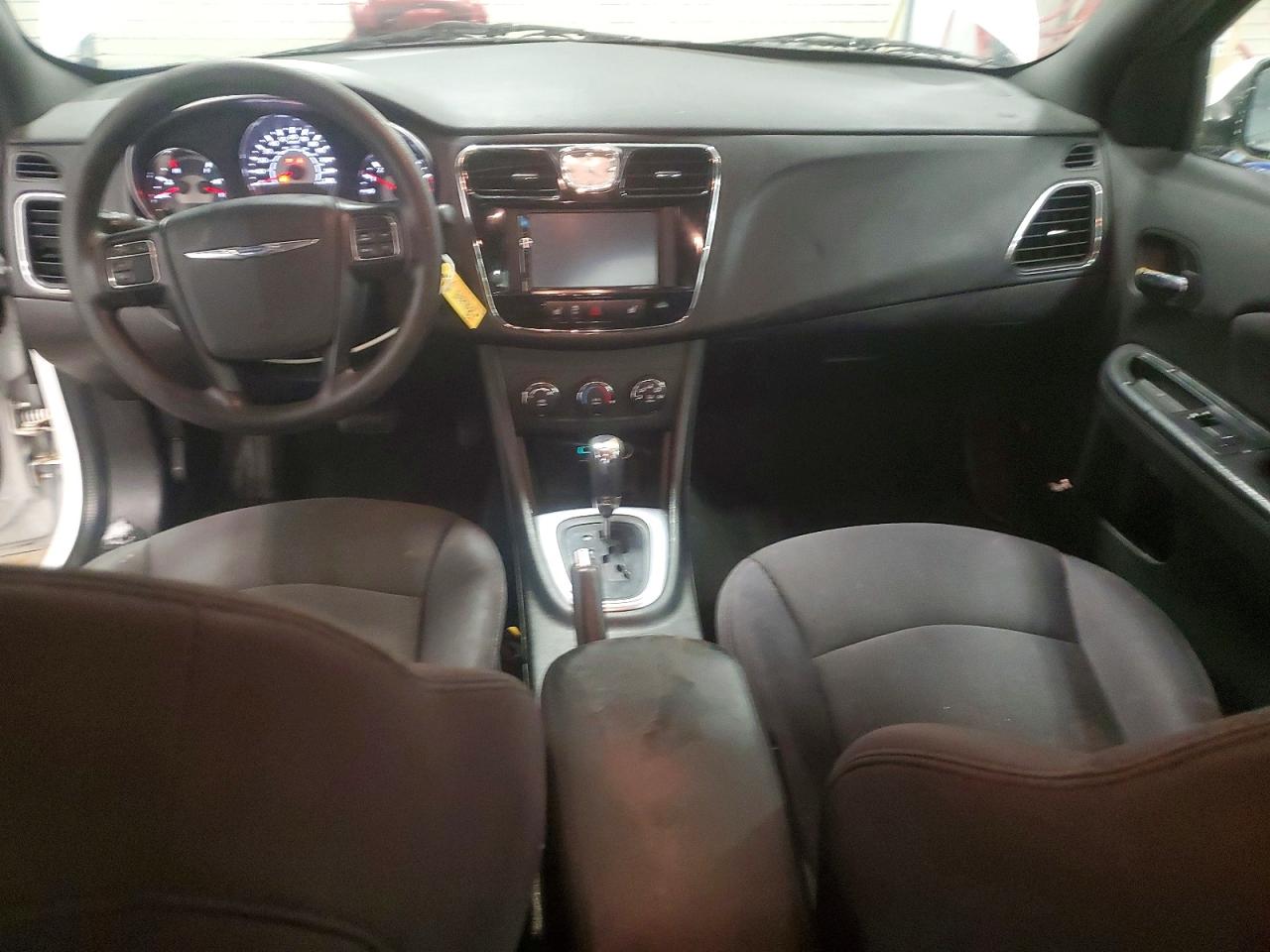 2013 CHRYSLER 200 LX photo 8