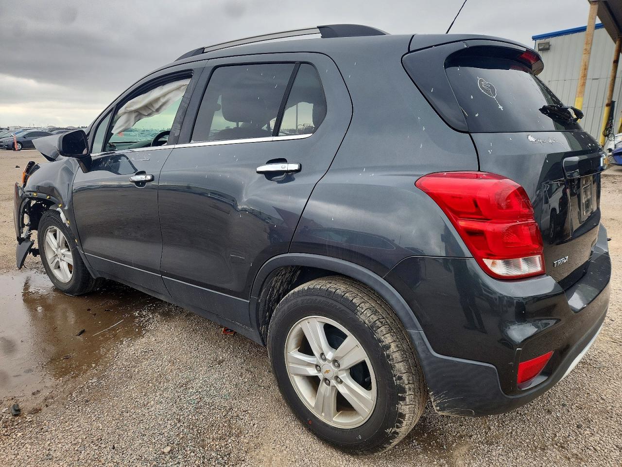 2017 CHEVROLET TRAX 1LT photo 2