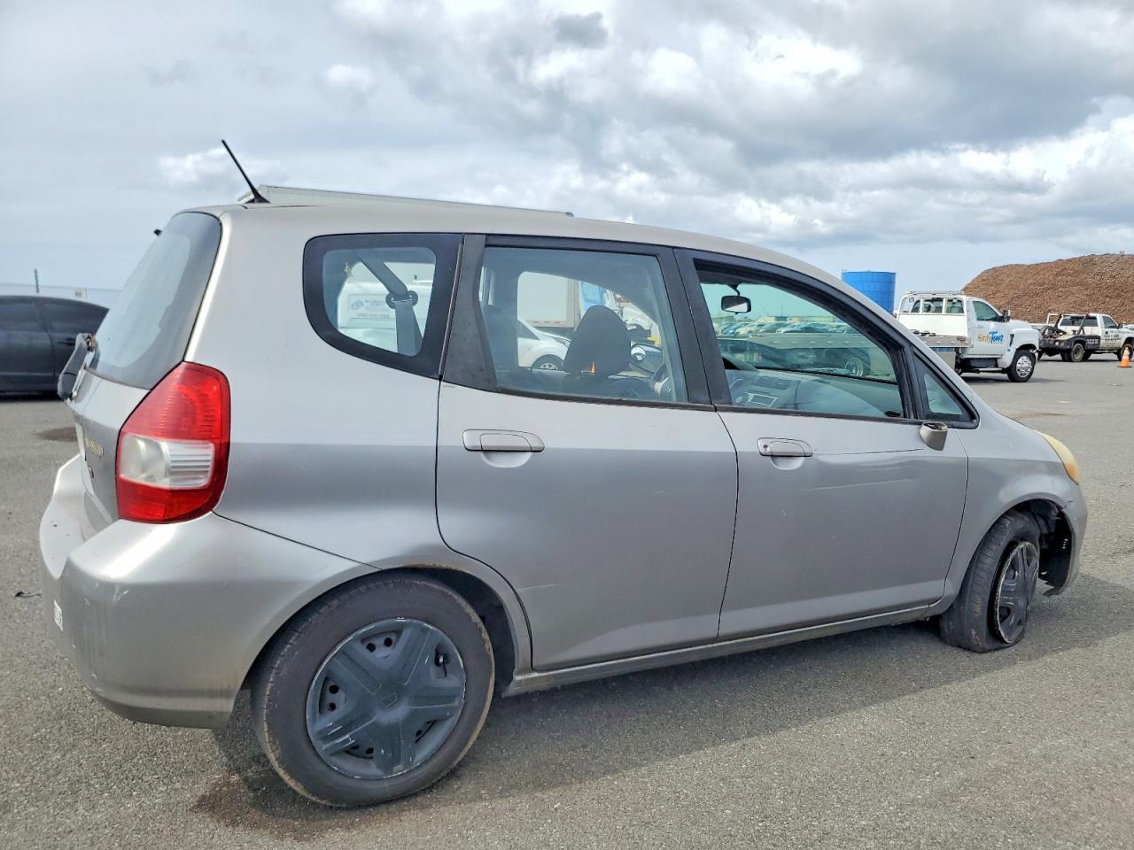 2008 HONDA FIT photo 3