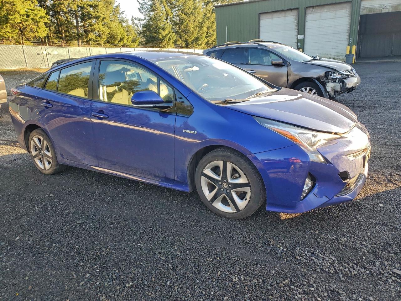 2016 TOYOTA PRIUS photo 4