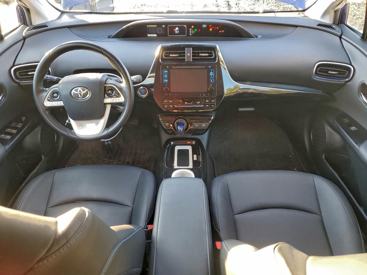 2016 TOYOTA PRIUS photo 8