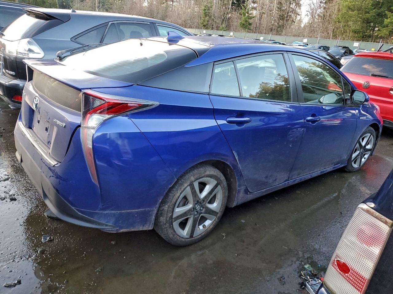 2016 TOYOTA PRIUS photo 3