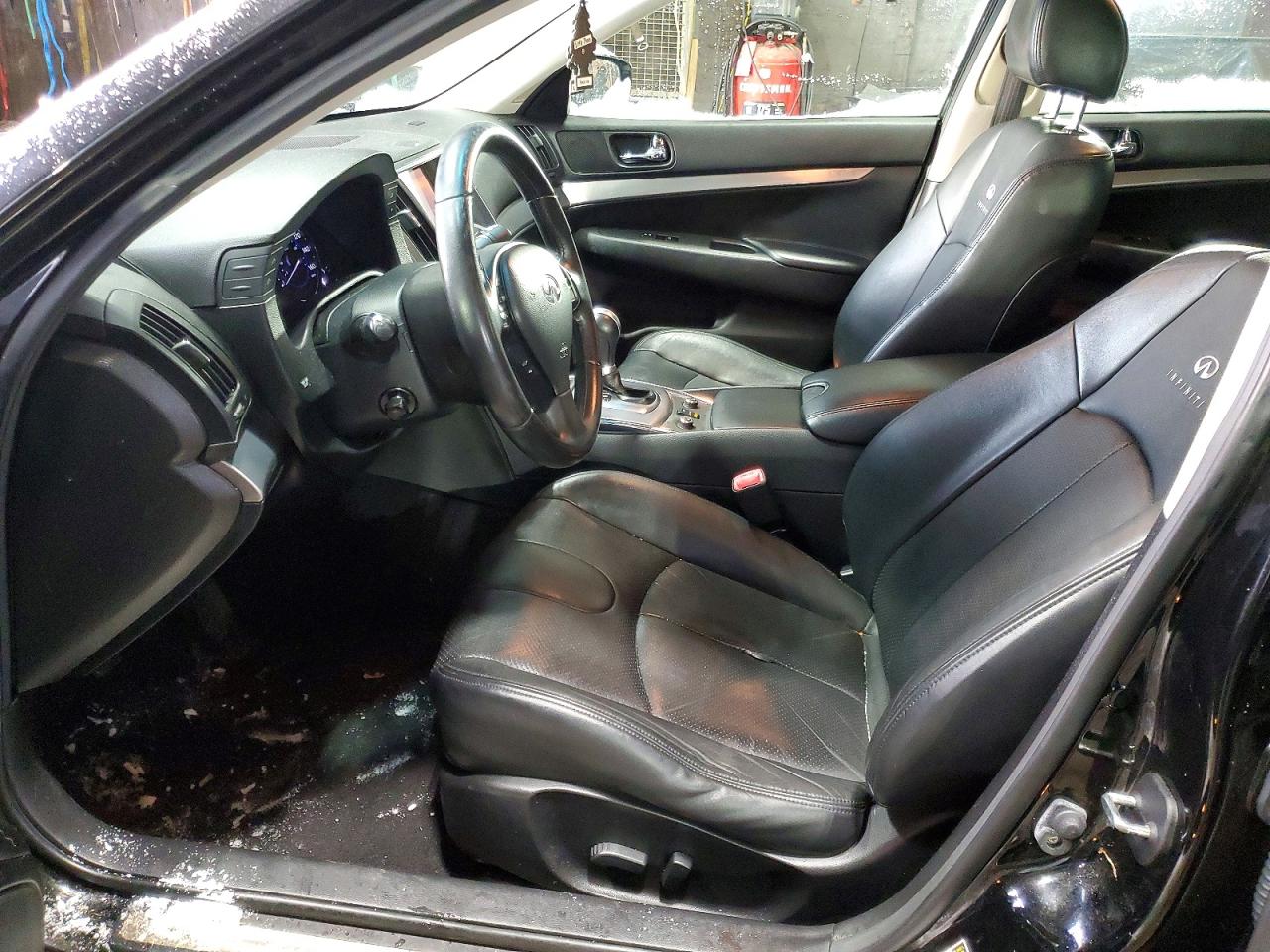 2010 INFINITI G37 photo 7