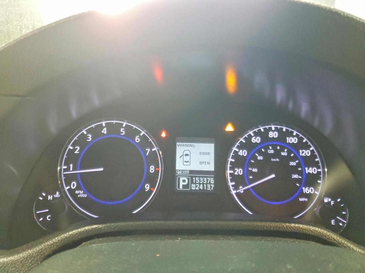 2010 INFINITI G37 photo 9