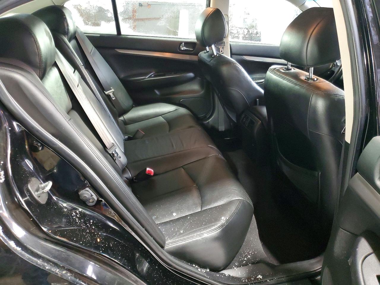 2010 INFINITI G37 photo 10