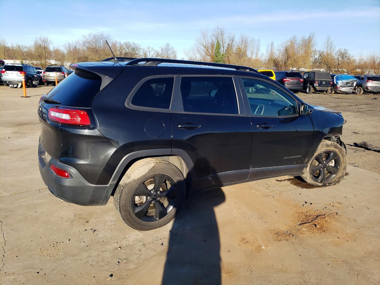 2015 JEEP CHEROKEE LATITUDE photo 3