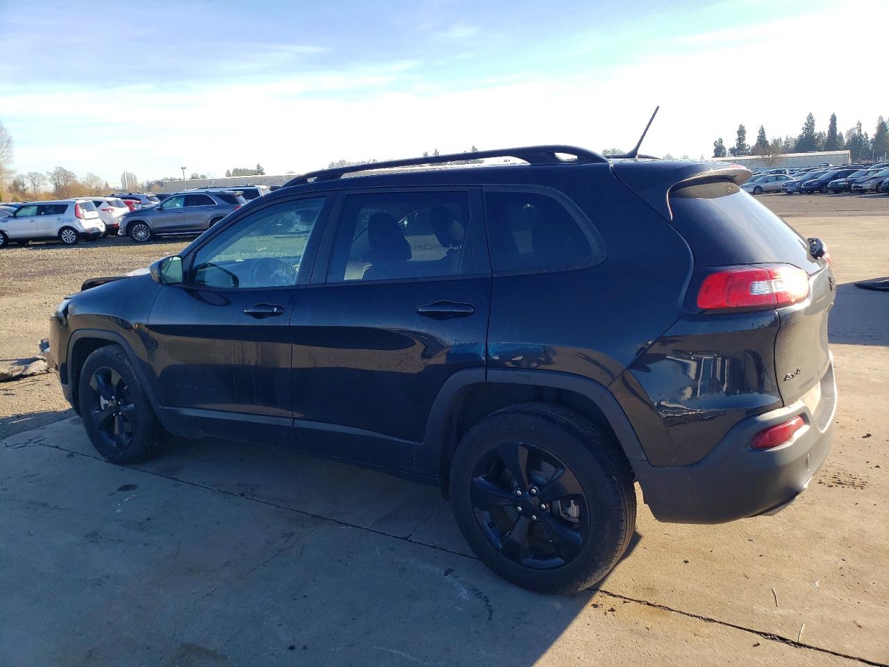 2015 JEEP CHEROKEE LATITUDE photo 2