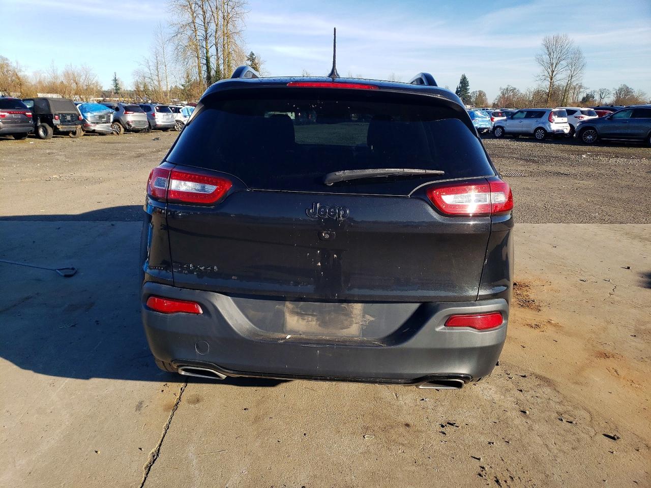 2015 JEEP CHEROKEE LATITUDE photo 6