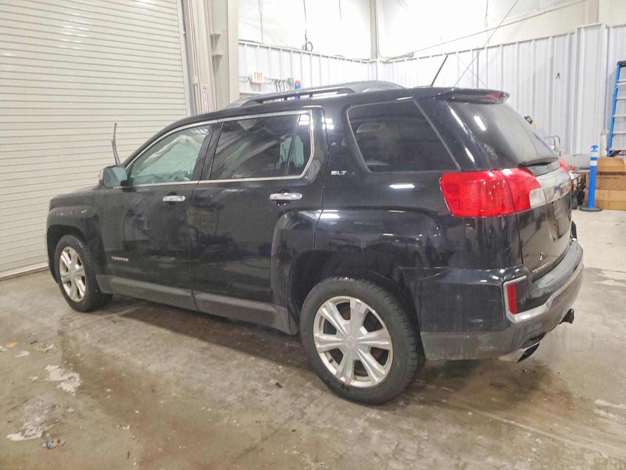 2017 GMC TERRAIN SLT photo 3