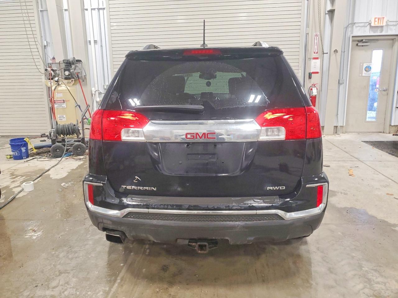 2017 GMC TERRAIN SLT photo 11