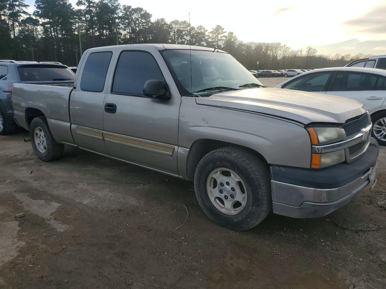 2003 CHEVROLET SILVERADO C1500 photo 4