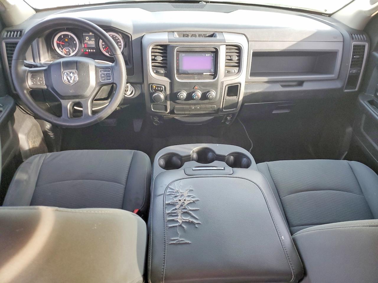 2014 RAM 1500 ST photo 15