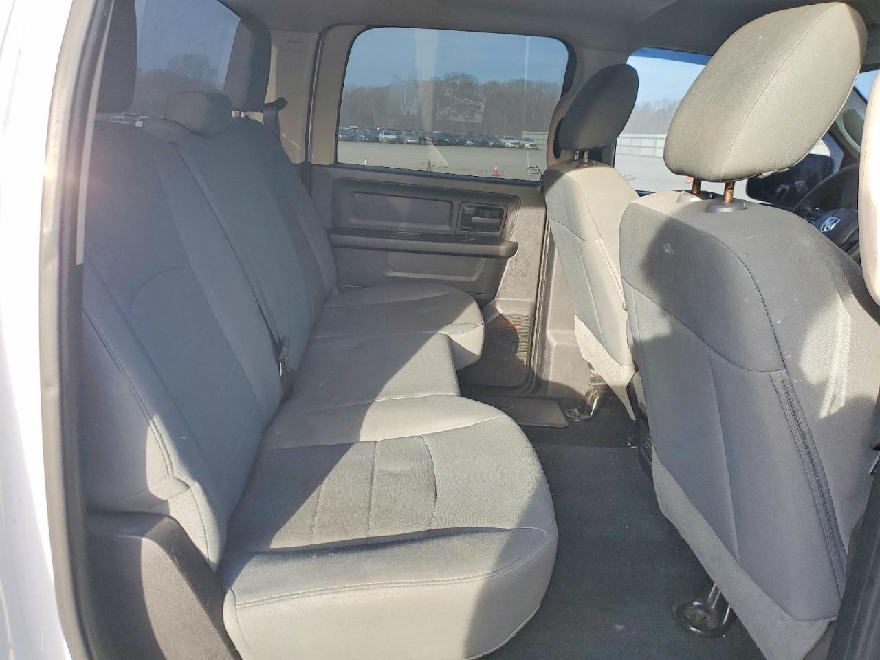 2014 RAM 1500 ST photo 19