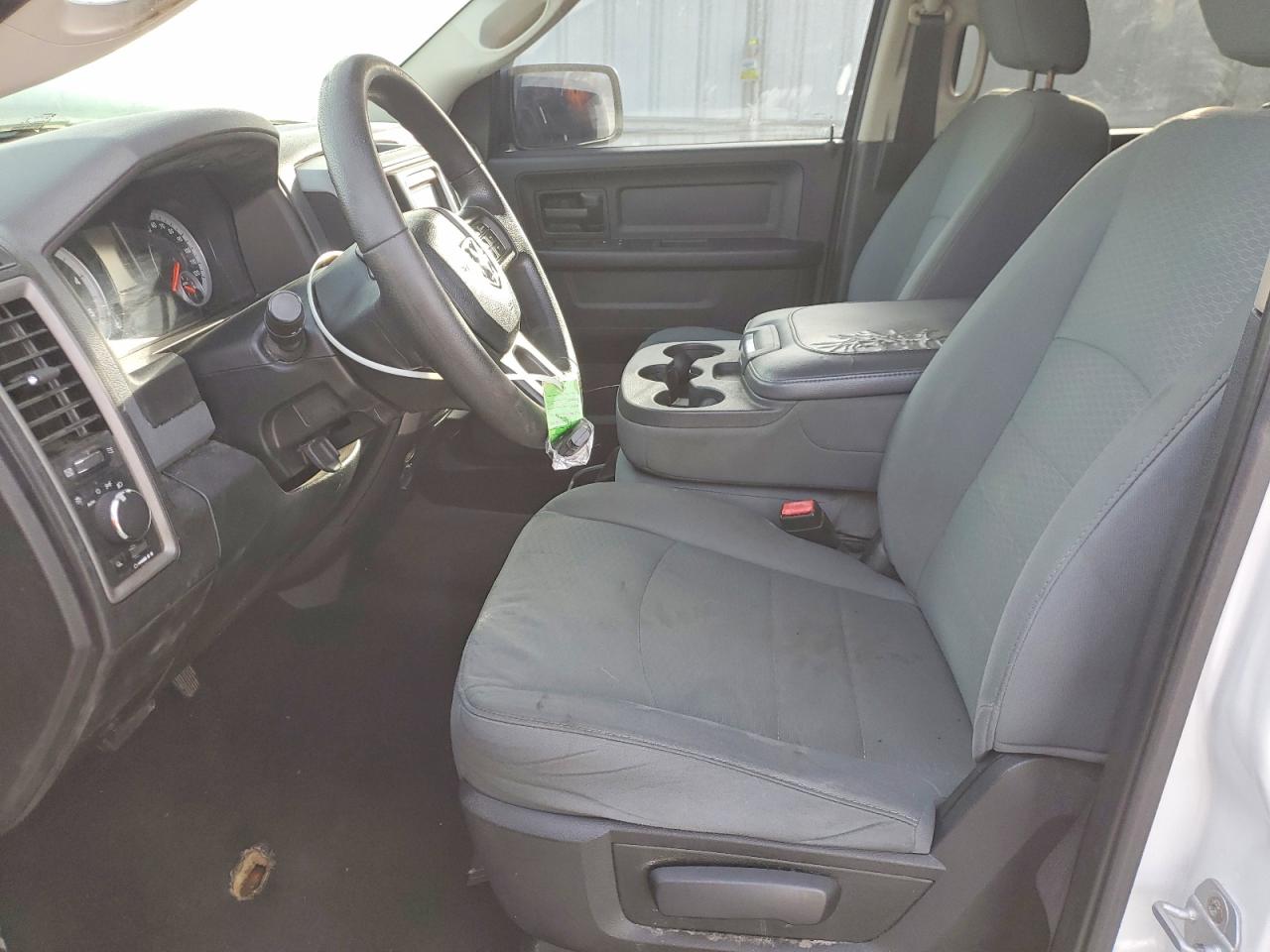 2014 RAM 1500 ST photo 13