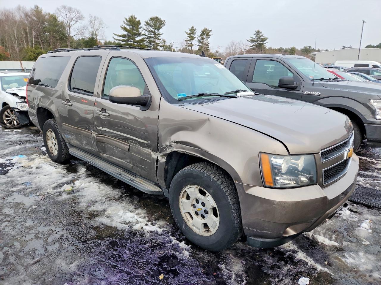 2012 CHEVROLET SUBURBAN K1500 LT photo 4