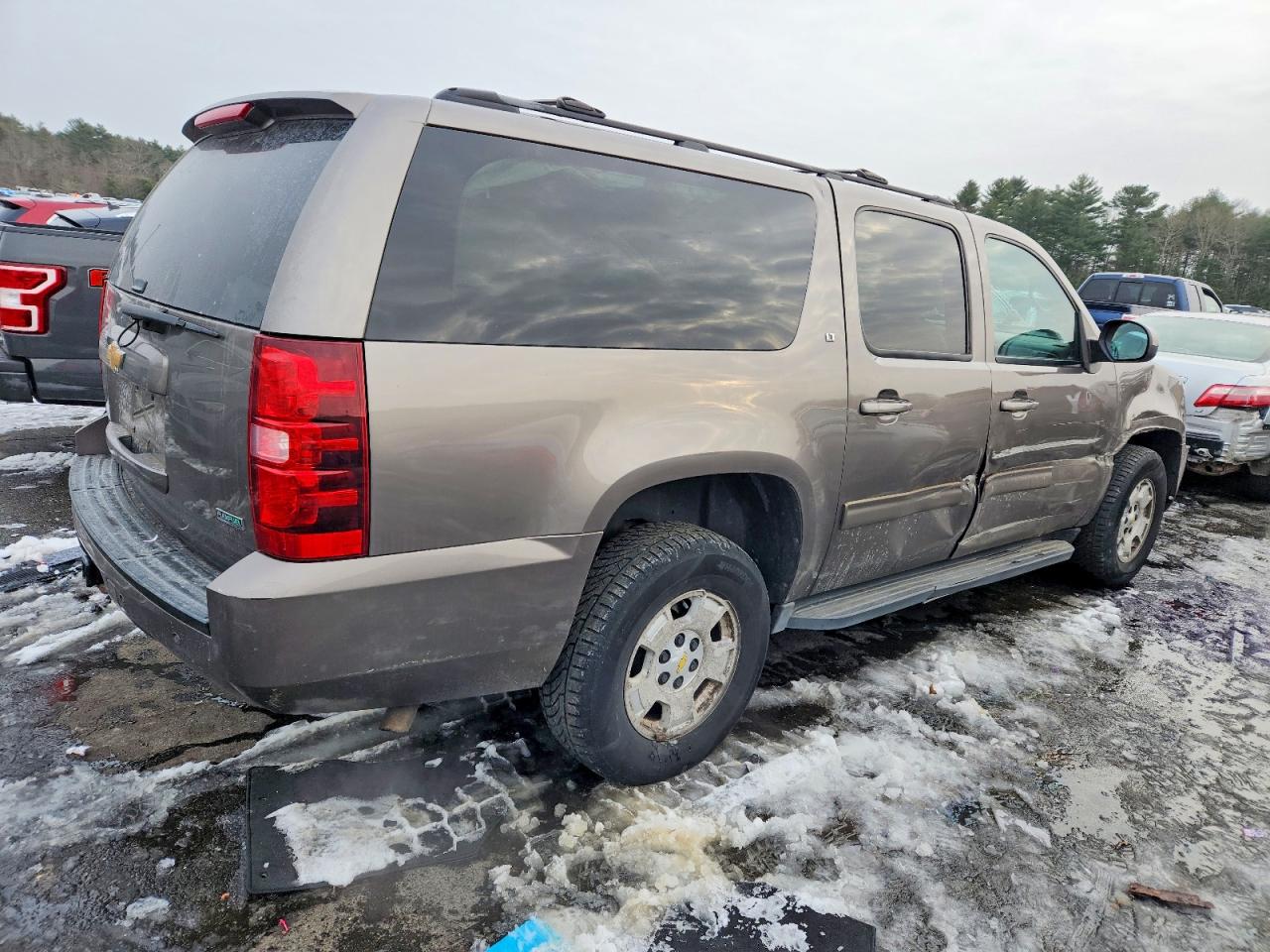 2012 CHEVROLET SUBURBAN K1500 LT photo 3