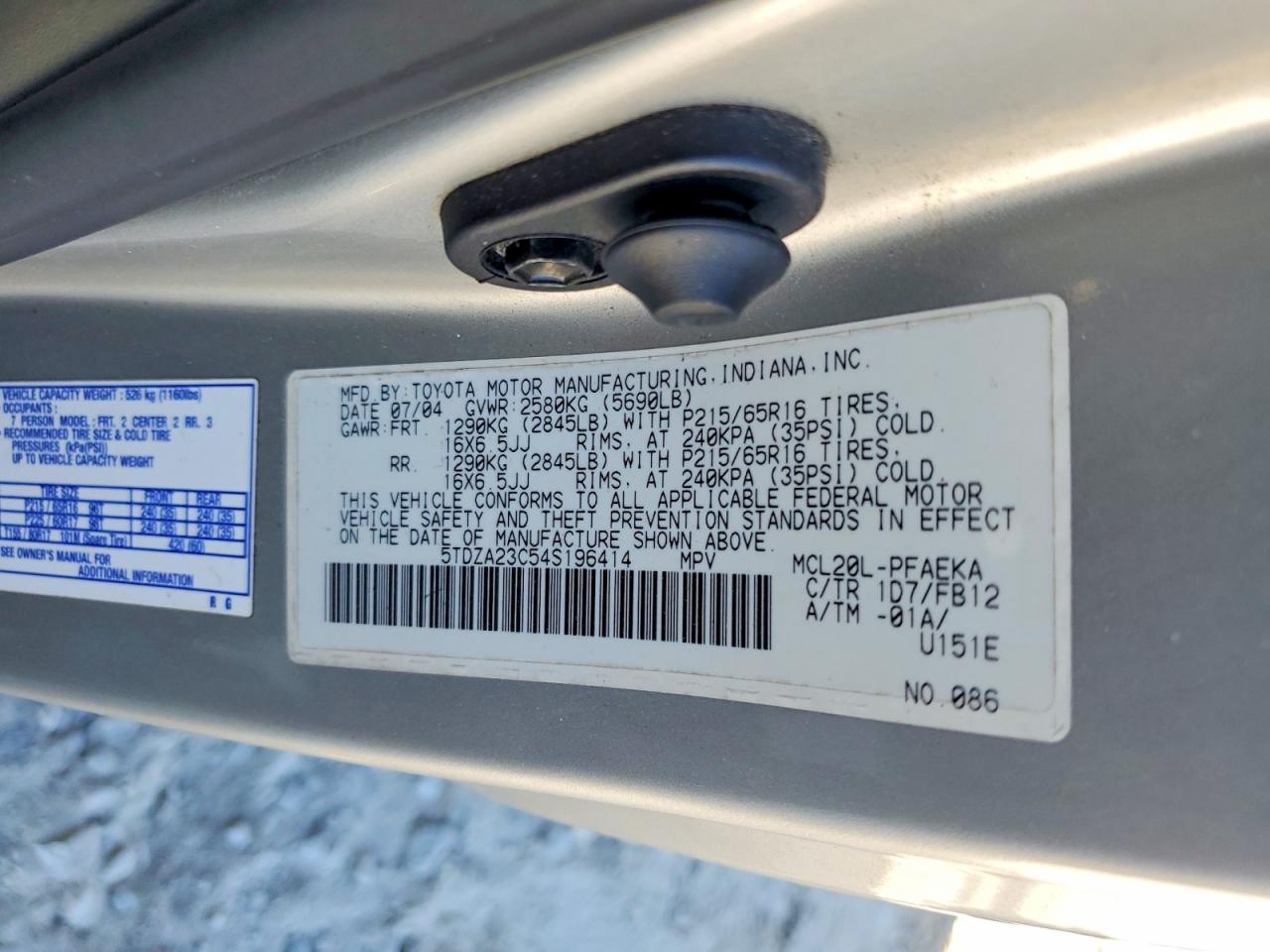 2004 TOYOTA SIENNA CE photo 13