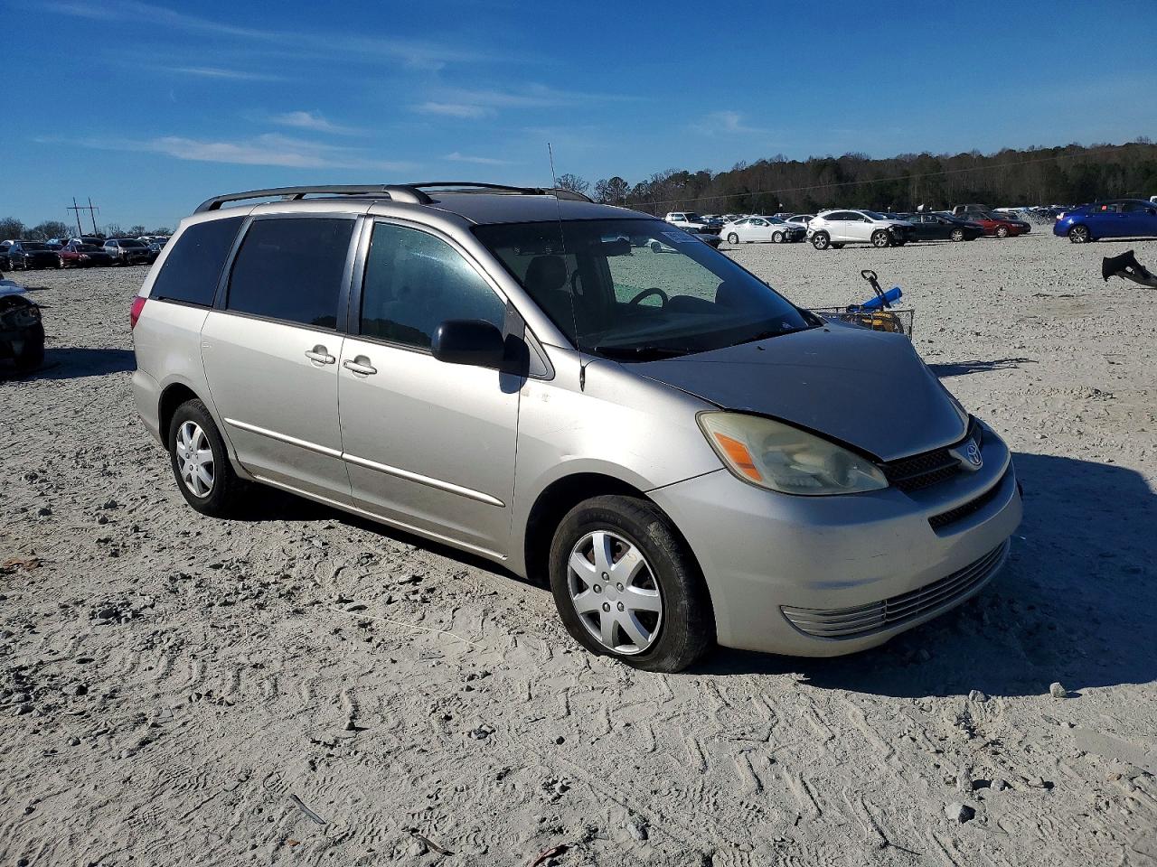 2004 TOYOTA SIENNA CE photo 4