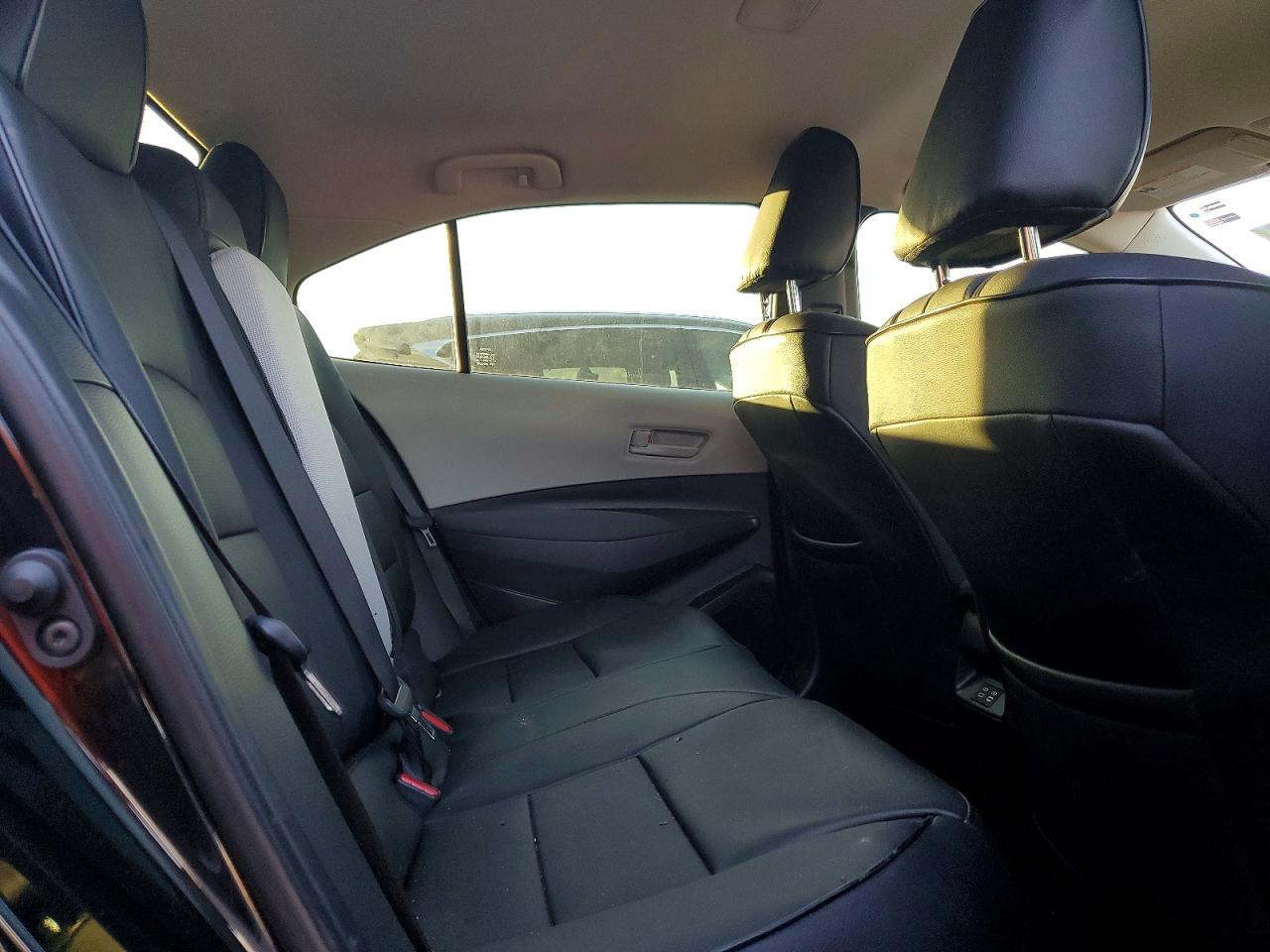 2025 TOYOTA COROLLA LE photo 10