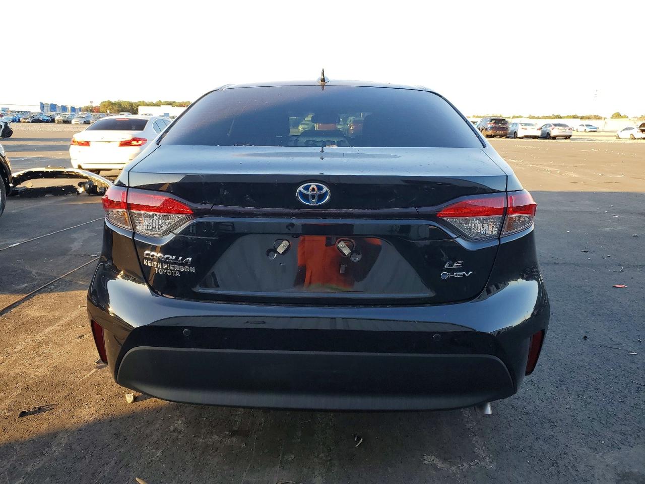 2025 TOYOTA COROLLA LE photo 6