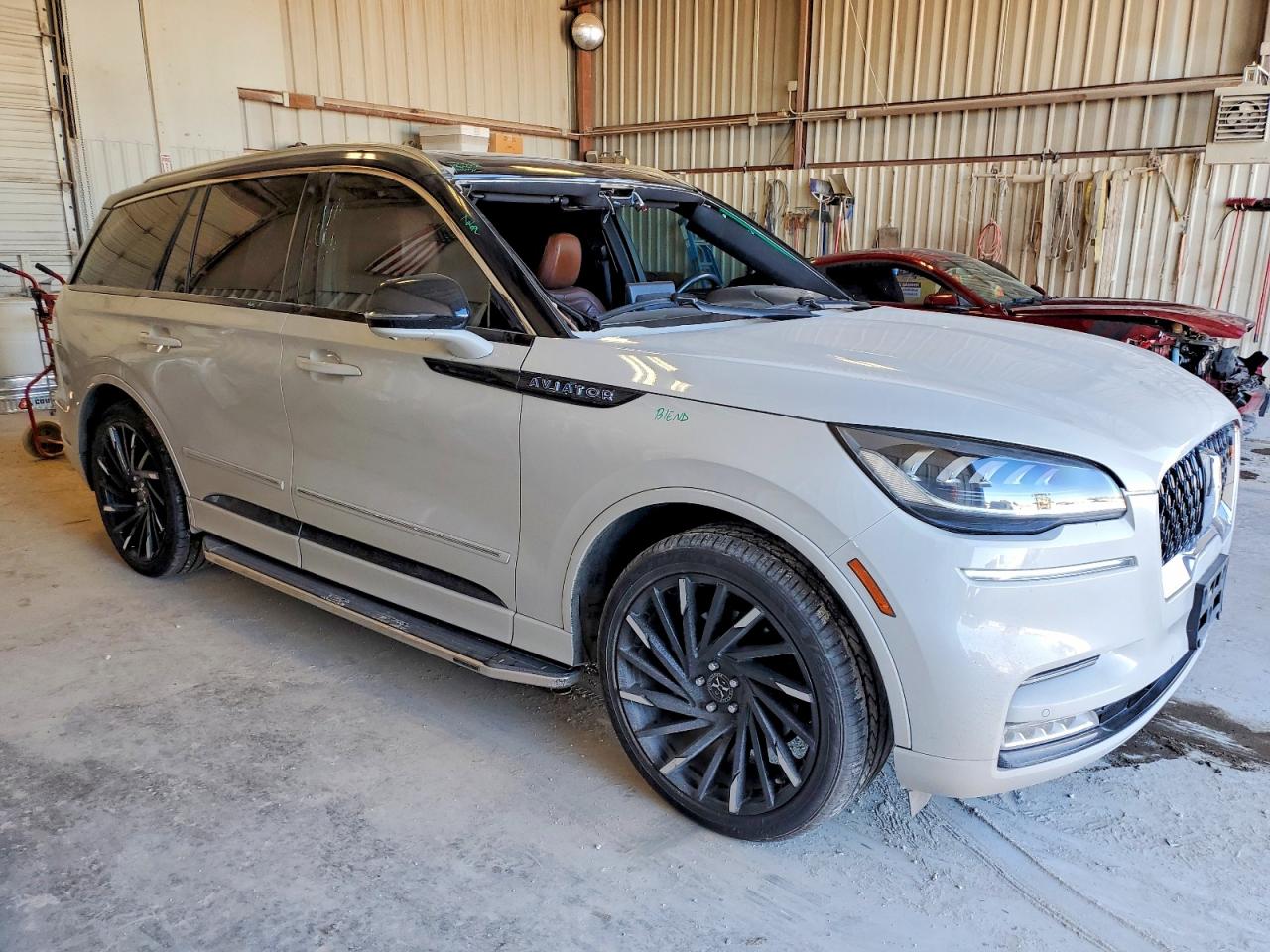 2021 LINCOLN AVIATOR GRAND TOURING photo 4