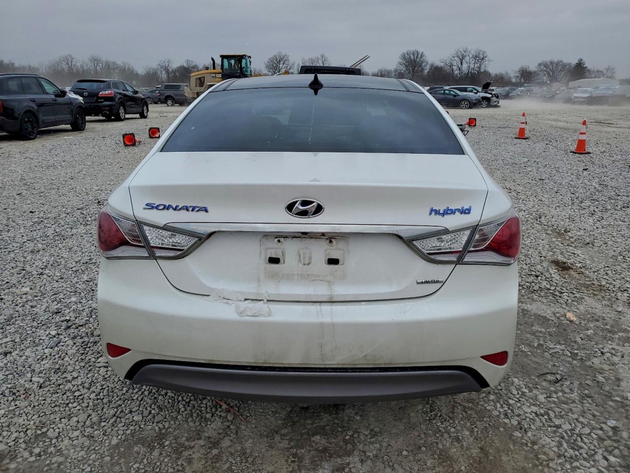 2015 HYUNDAI SONATA HYBRID photo 6