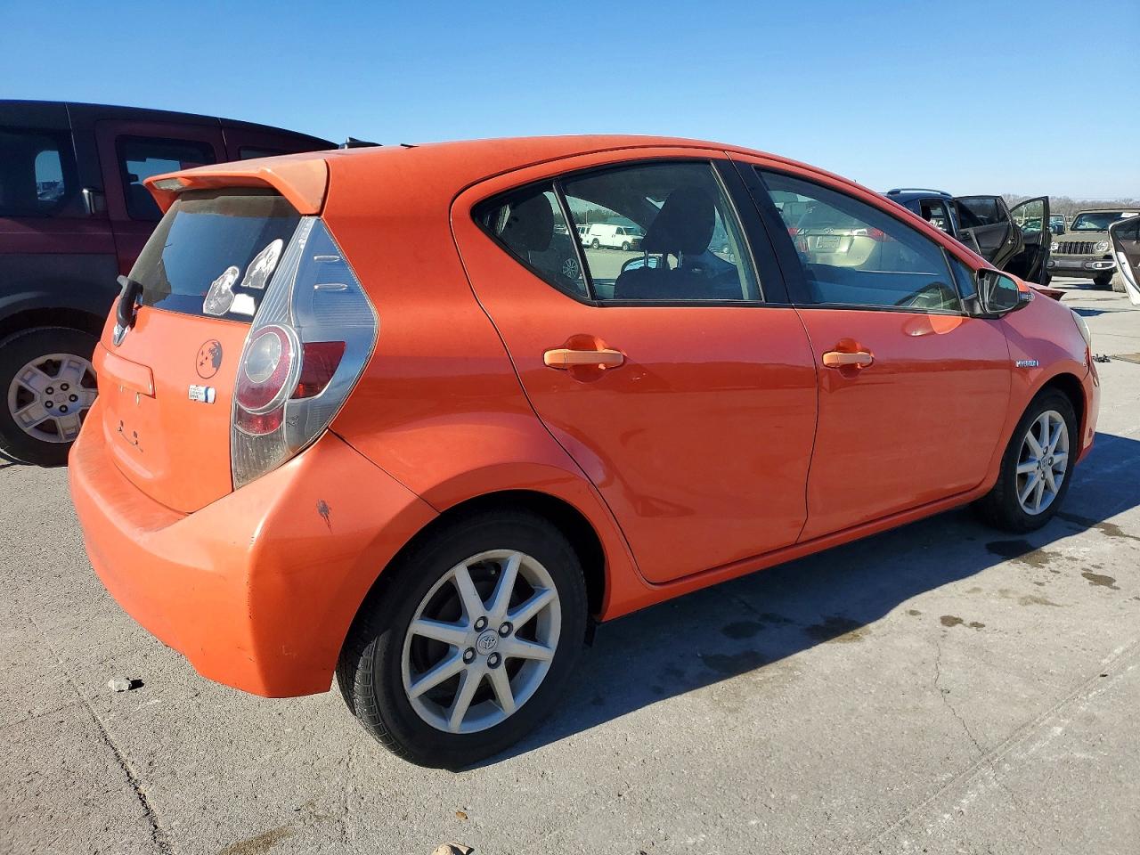 2012 TOYOTA PRIUS C photo 3