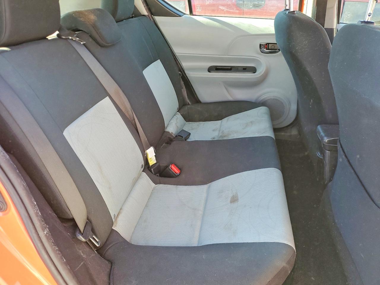 2012 TOYOTA PRIUS C photo 10