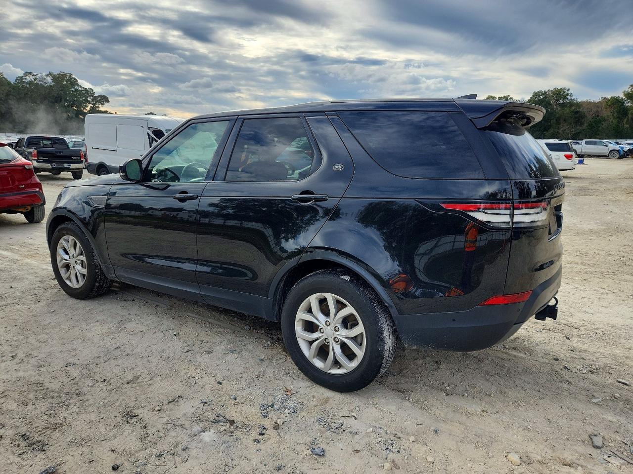 2020 LAND ROVER DISCOVERY SE photo 2