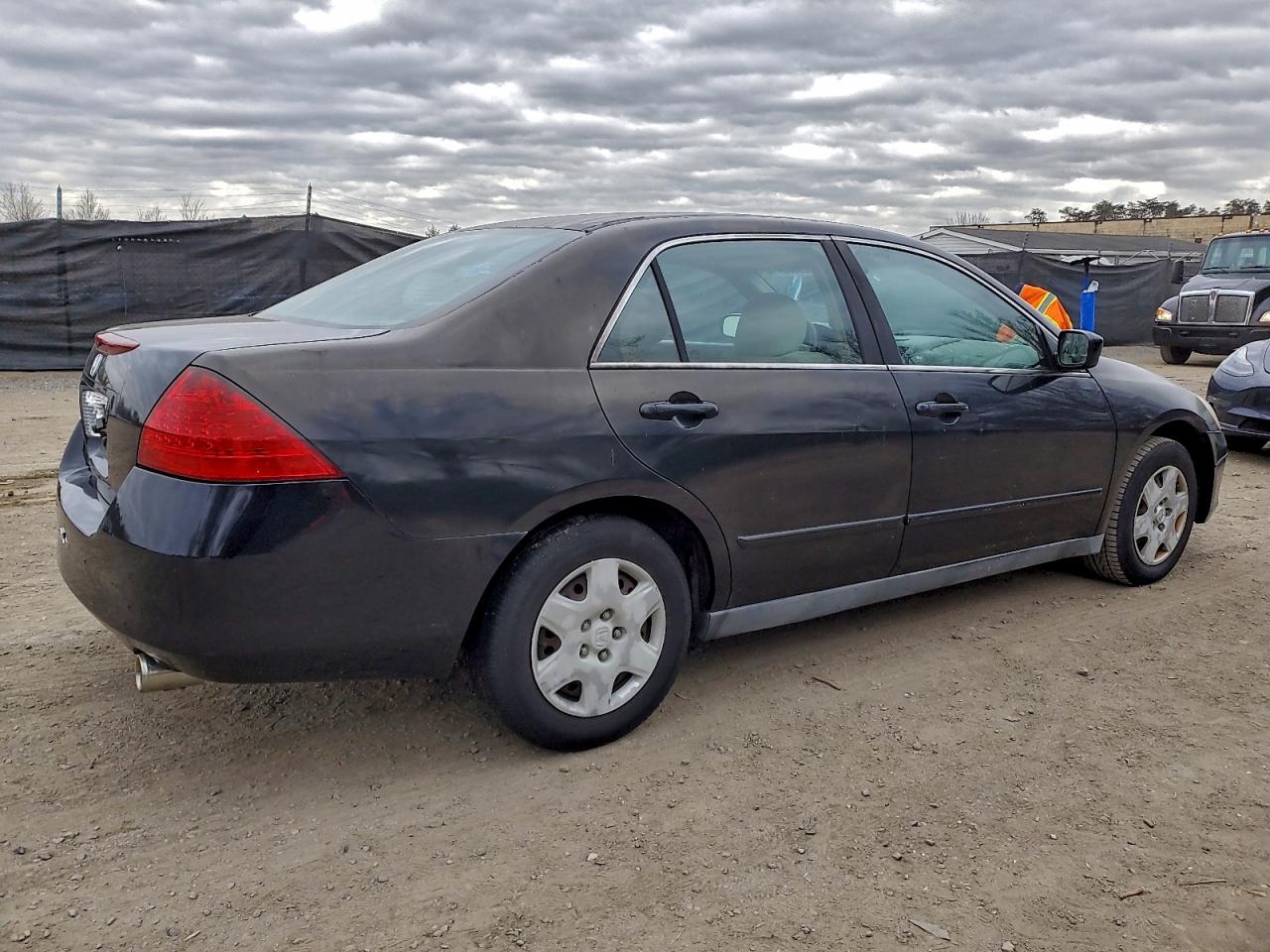 2006 HONDA ACCORD LX photo 3