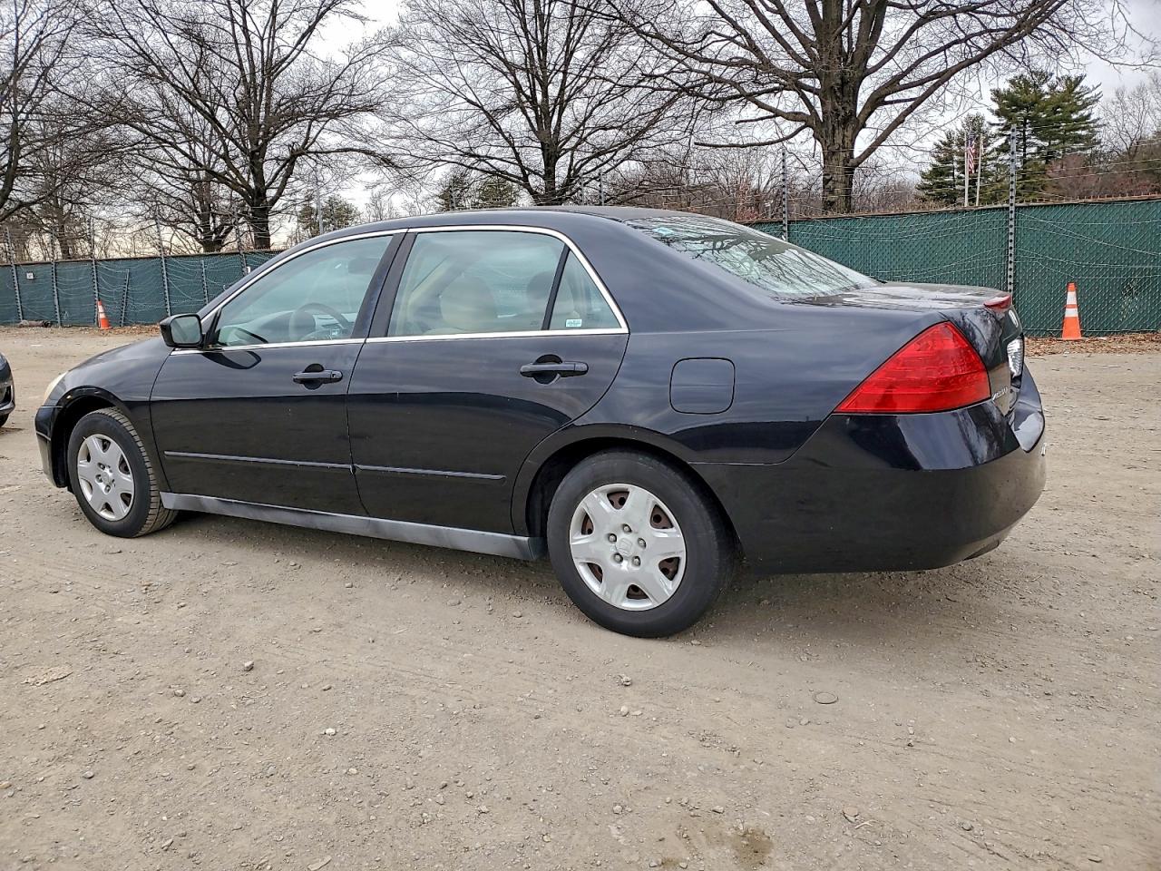 2006 HONDA ACCORD LX photo 2