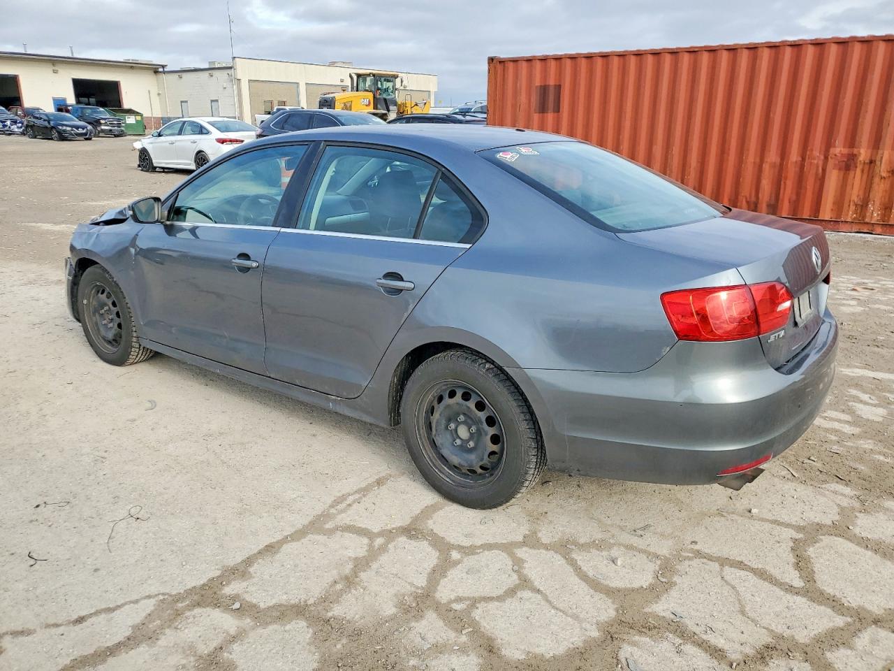 2013 VOLKSWAGEN JETTA SE photo 2