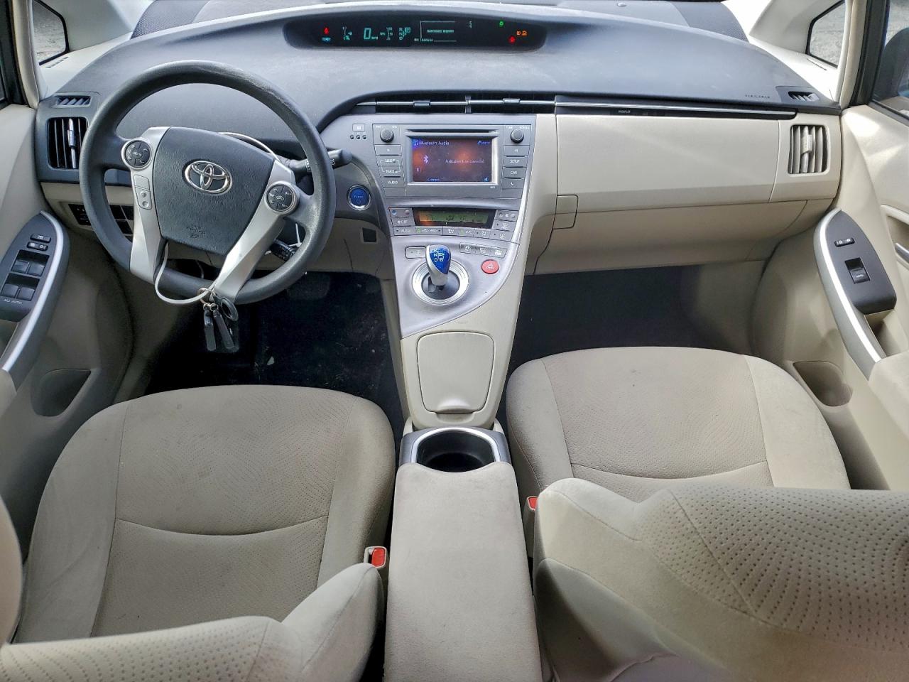 2015 TOYOTA PRIUS photo 8