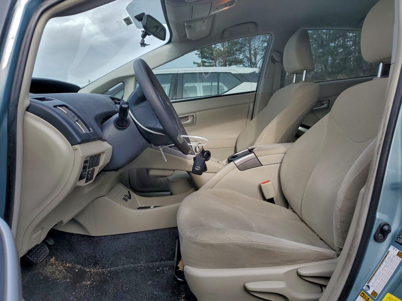 2015 TOYOTA PRIUS photo 7