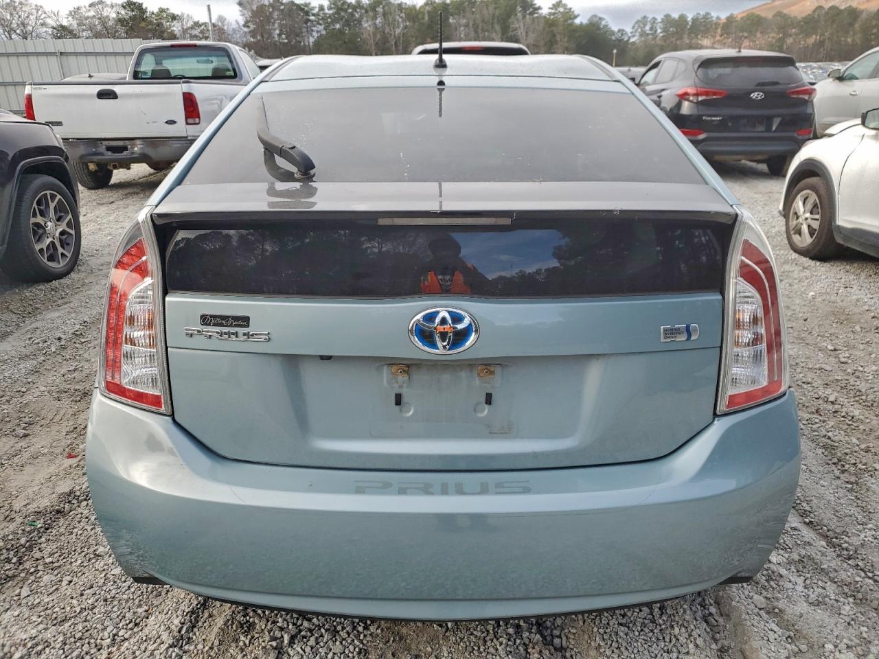 2015 TOYOTA PRIUS photo 6