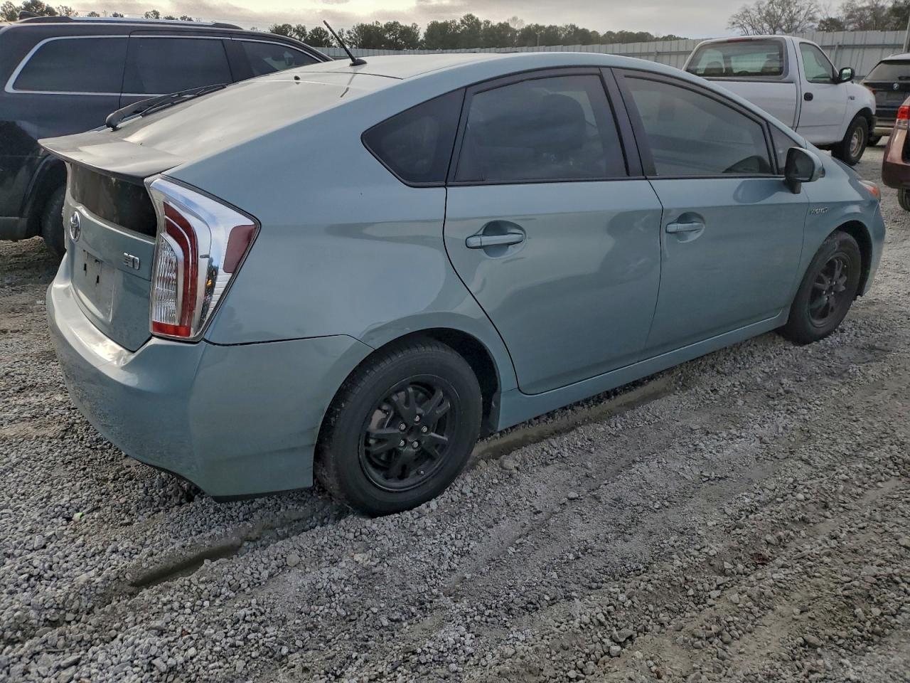 2015 TOYOTA PRIUS photo 3