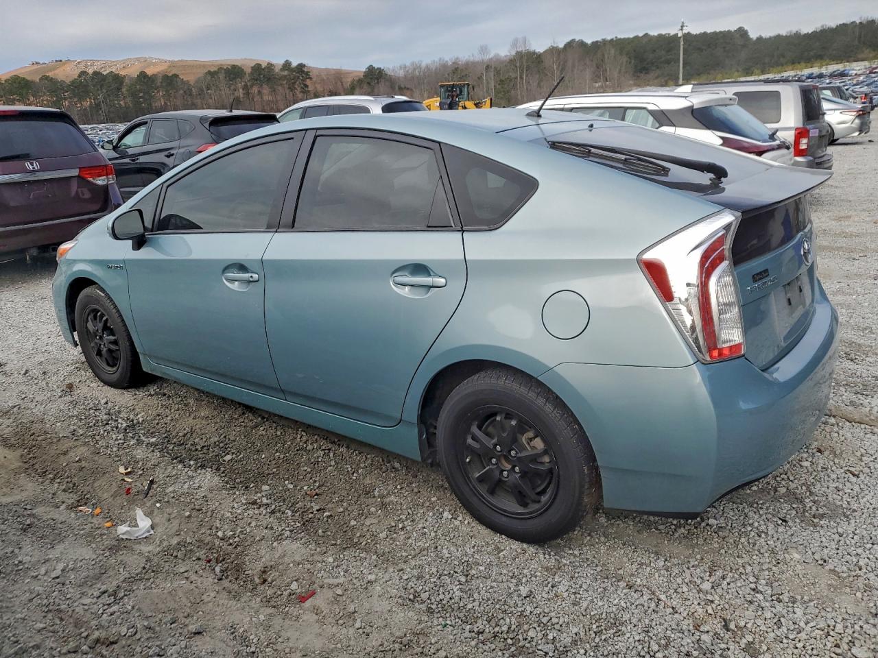 2015 TOYOTA PRIUS photo 2