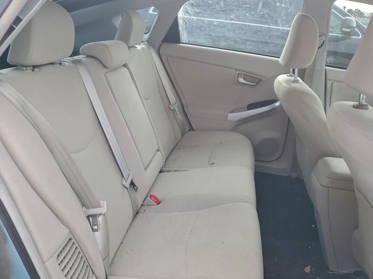 2015 TOYOTA PRIUS photo 10