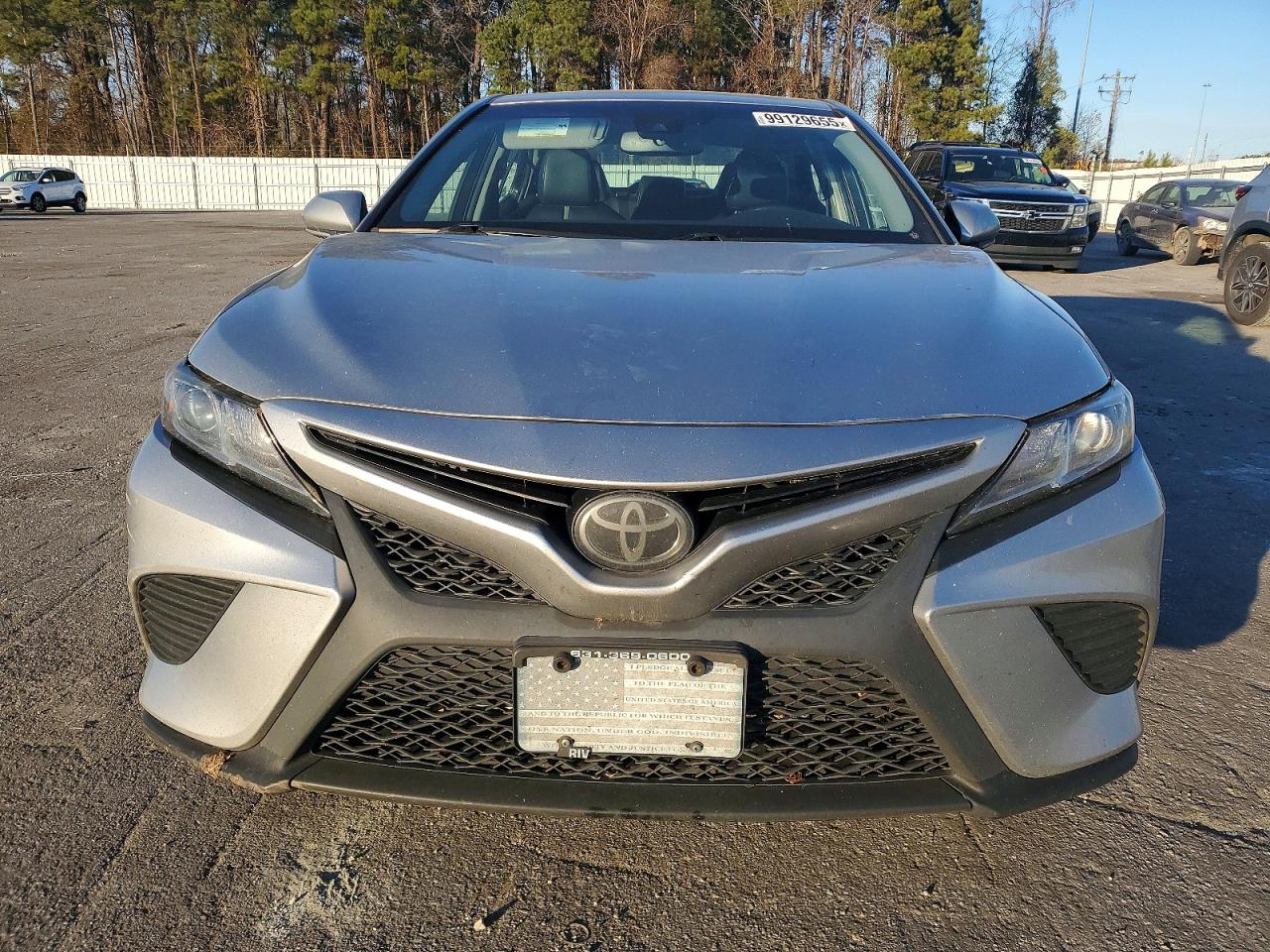 2018 TOYOTA CAMRY SE photo 9