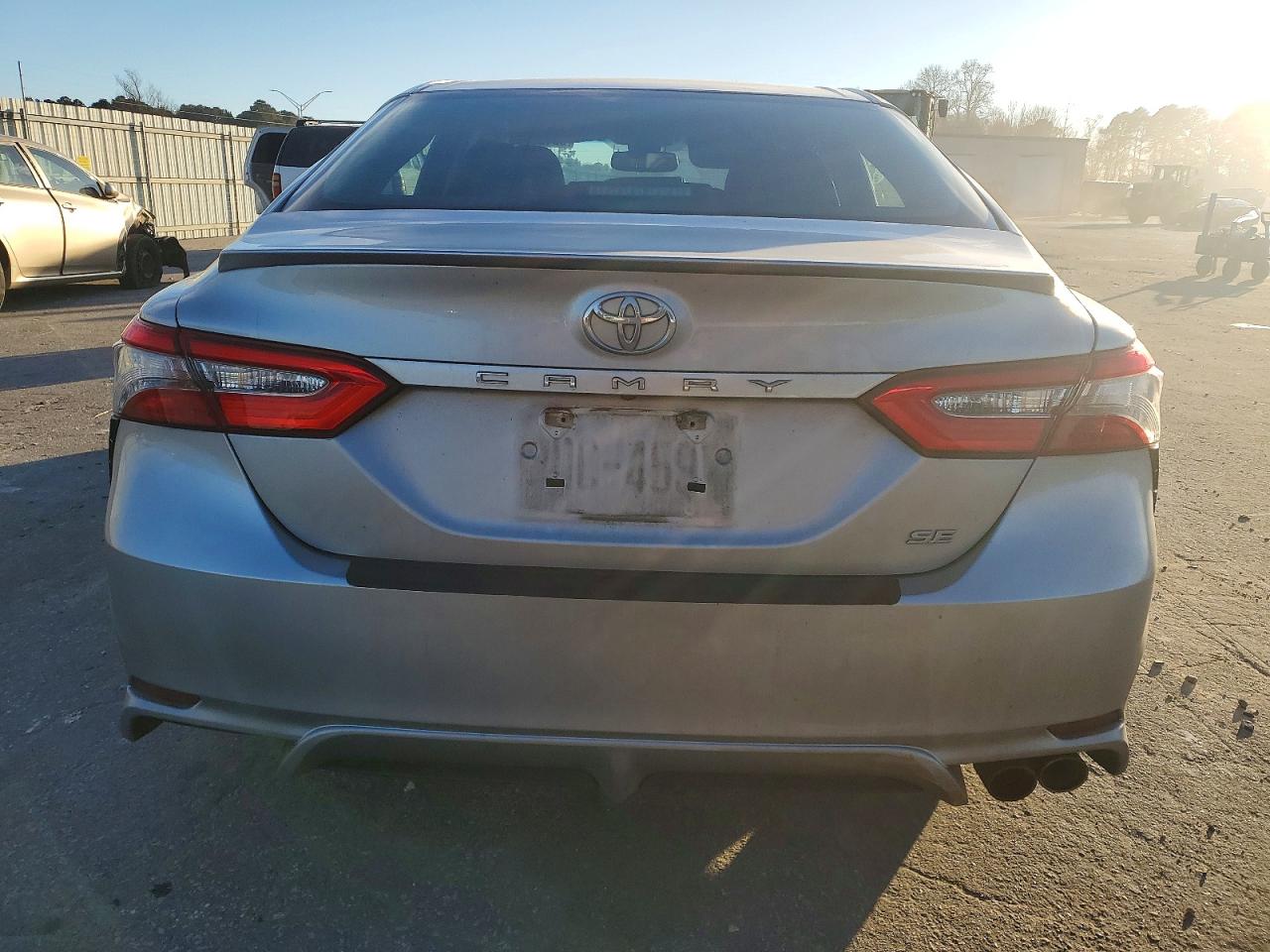 2018 TOYOTA CAMRY SE photo 11