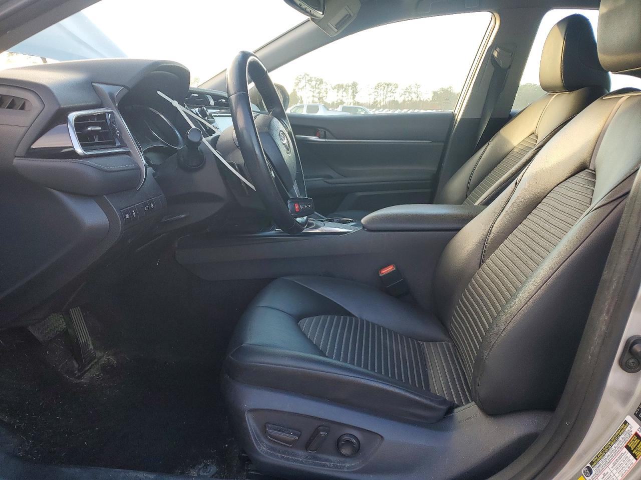 2018 TOYOTA CAMRY SE photo 13