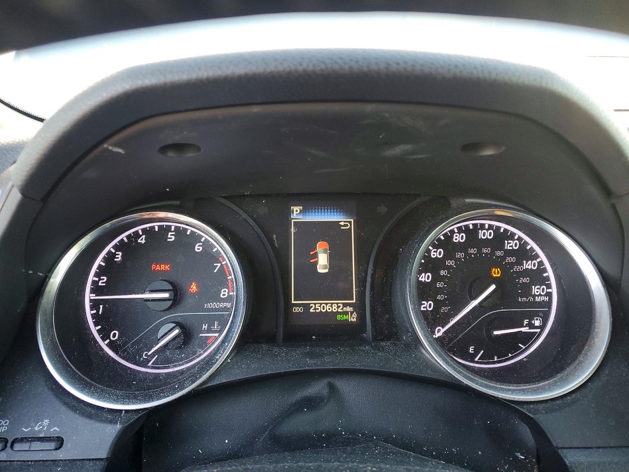 2018 TOYOTA CAMRY SE photo 17