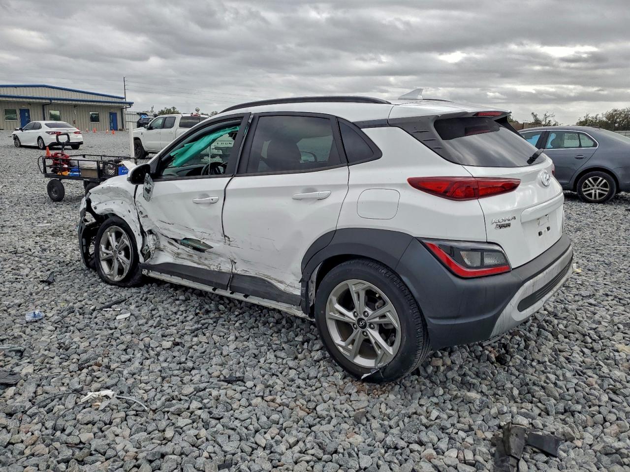 2022 HYUNDAI KONA SEL photo 2