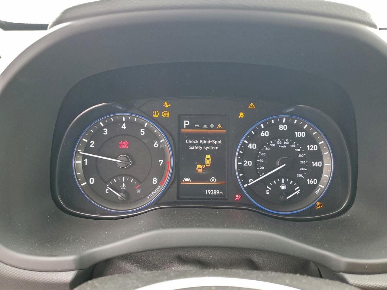2022 HYUNDAI KONA SEL photo 9